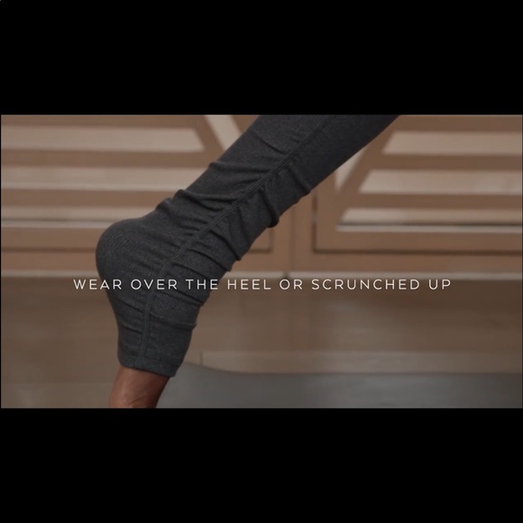 Alo Goddess Legging - Picture 6 of 8